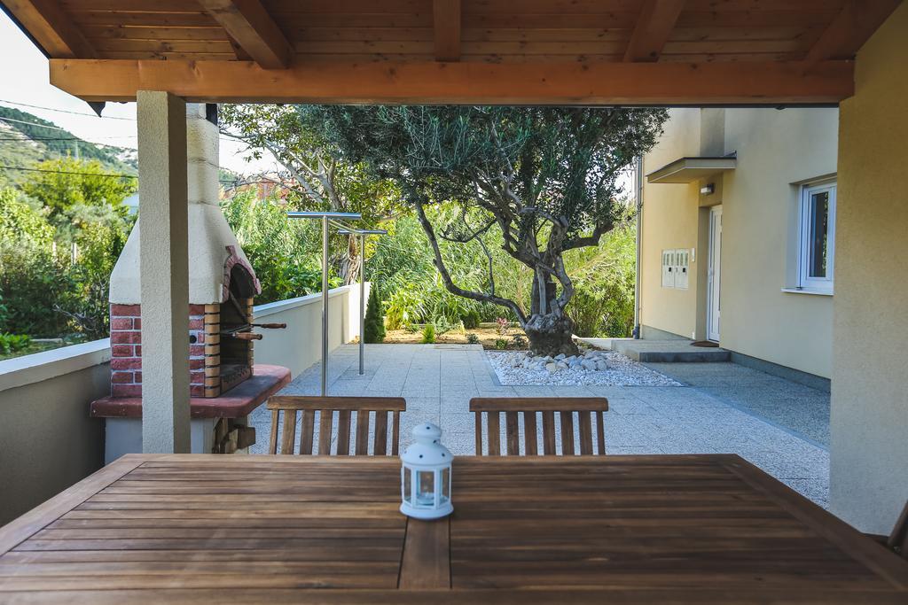 Apartments Sesar Banjol Εξωτερικό φωτογραφία