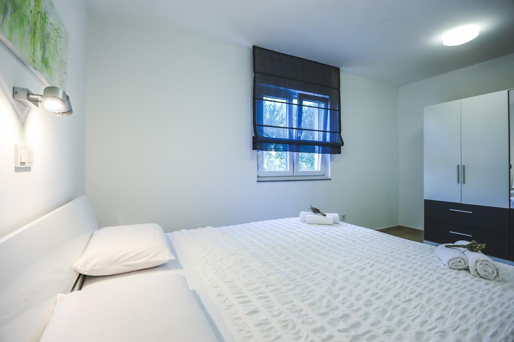 Apartments Sesar Banjol Εξωτερικό φωτογραφία