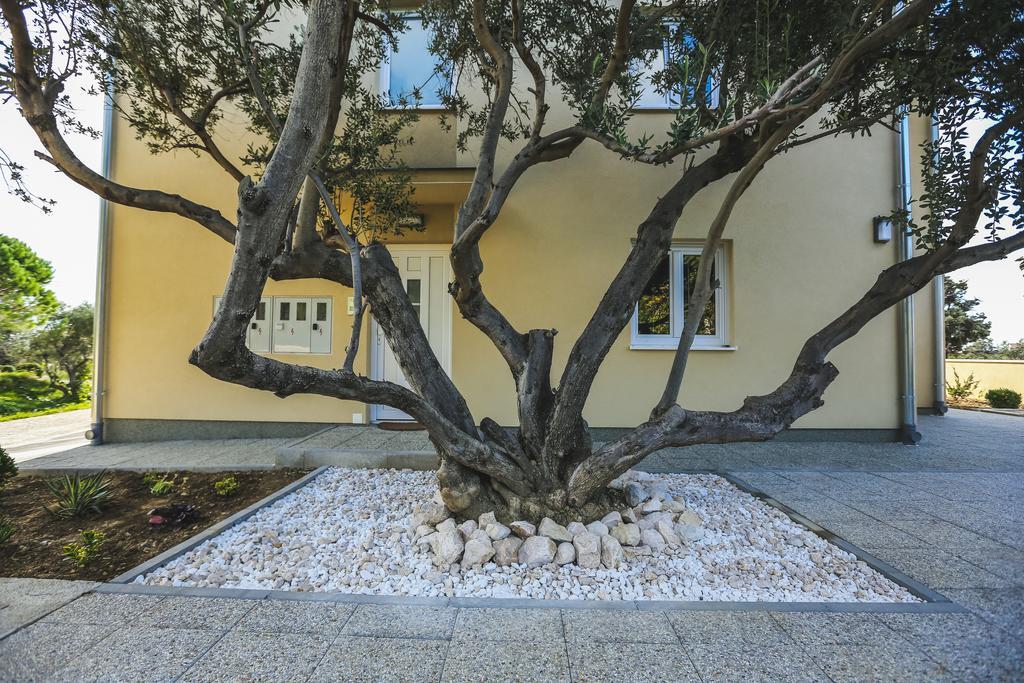 Apartments Sesar Banjol Εξωτερικό φωτογραφία